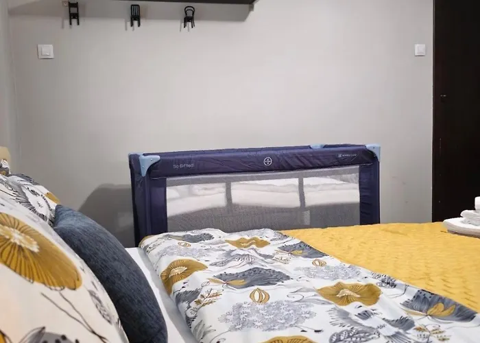 Апартамент Mladost Sofia, Close To Metro Station And Center София