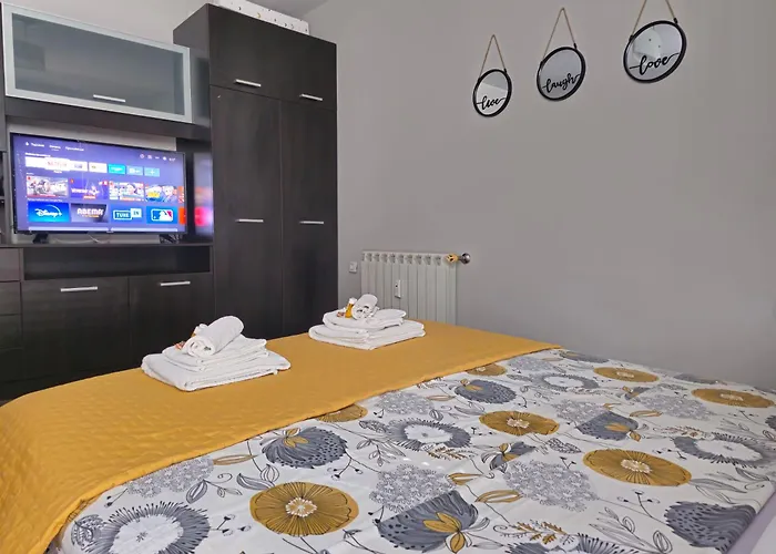 Апартамент Mladost Sofia, Close To Metro Station And Center *